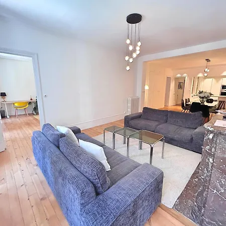 Apartmán L'elegant Paradoux - 3 Sdb - 2 Wc - Ascenseur - Parking - Plein Centre *