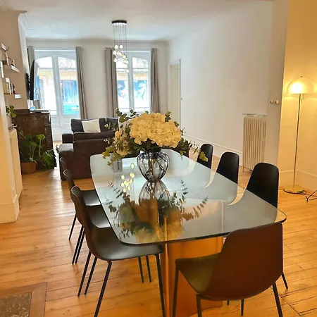 Апартаменты L'elegant Paradoux - 3 Sdb - 2 Wc - Ascenseur - Parking - Plein Centre *