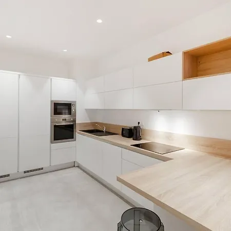 L'elegant Paradoux - 3 Sdb - 2 Wc - Ascenseur - Parking - Plein Centre Appartement