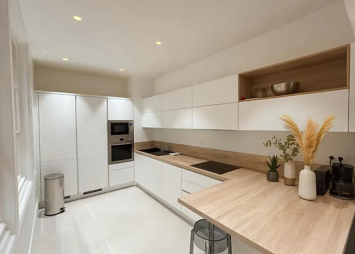 L'elegant Paradoux - 3 Sdb - 2 Wc - Ascenseur - Parking - Plein Centre Lejlighed *